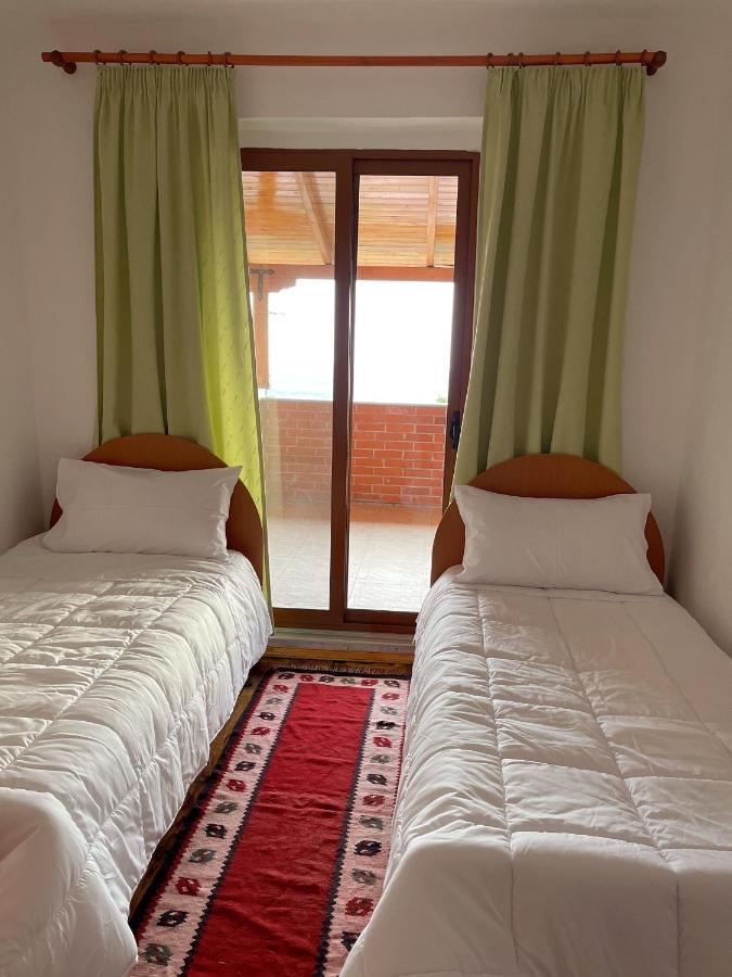 Vila 8 Krujë Exterior foto