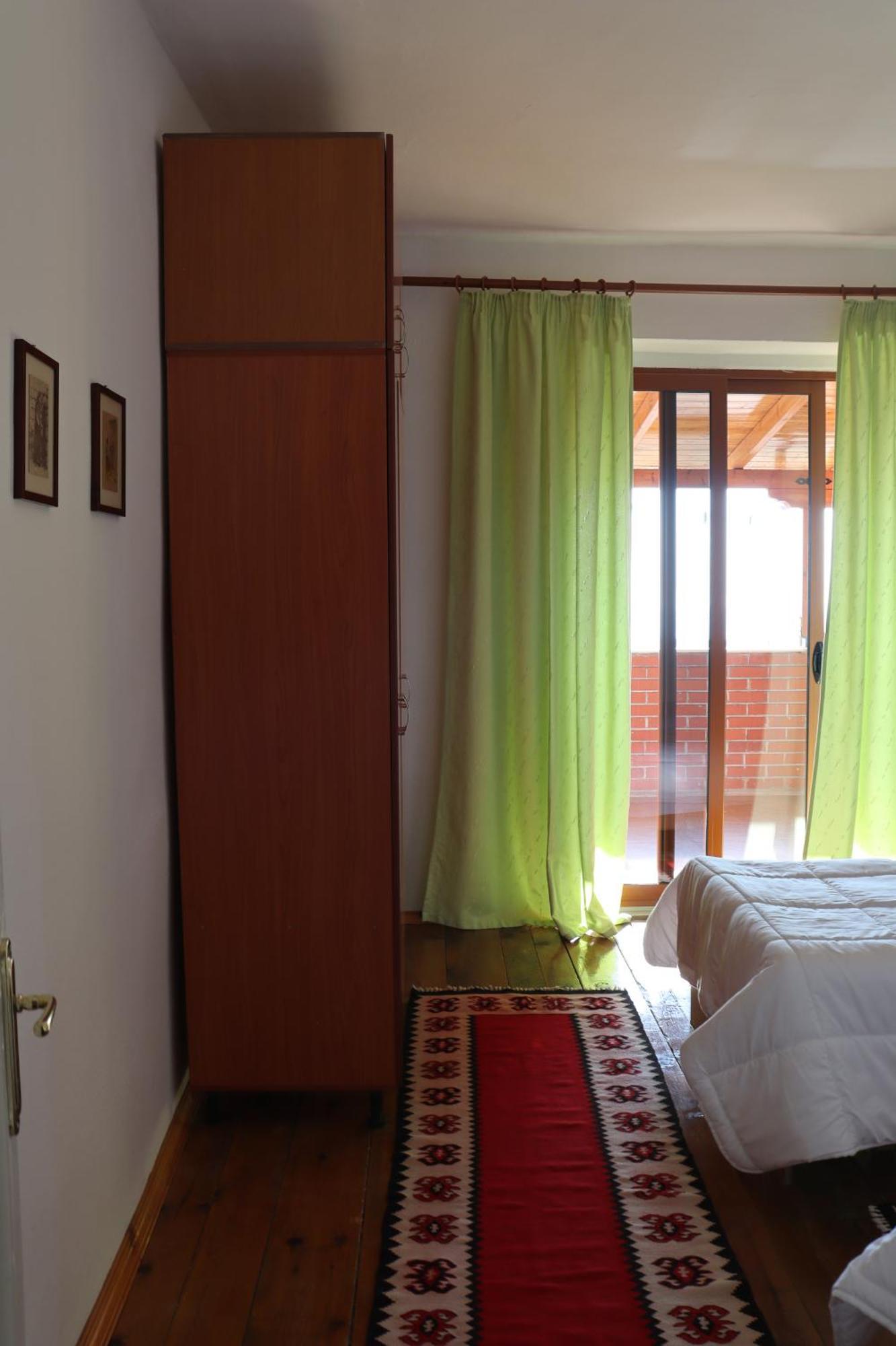 Vila 8 Krujë Exterior foto